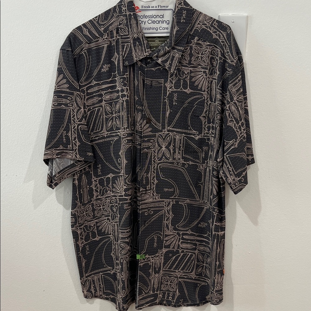 Quiksilver Black Button-Down Shirt with Beige Geometric Print
